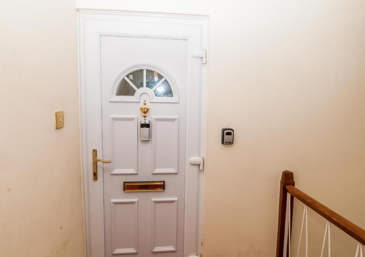 2 Bed Apartment-5 Guests - Business-Relocation-Parking - The Brighton Short Stay & Serviced Apartments Exterior foto