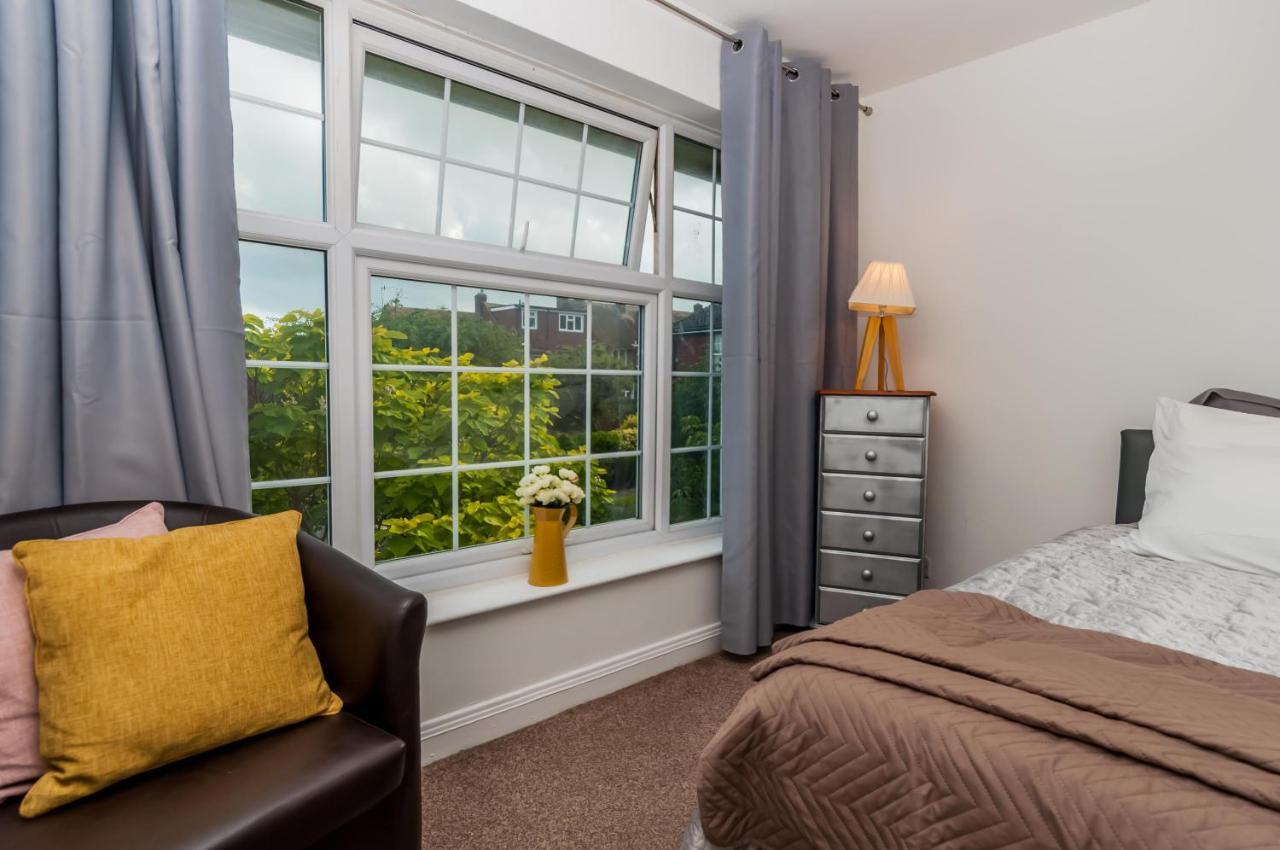 2 Bed Apartment-5 Guests - Business-Relocation-Parking - The Brighton Short Stay & Serviced Apartments Exterior foto